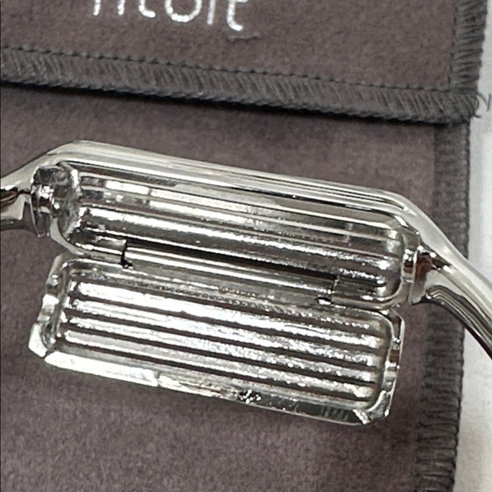 Fitbit Flex 2 Silver Accessory Bangle (Small) – Original Box Included - Picture 4 of 12